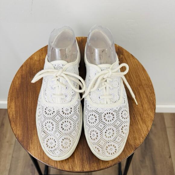 Jantzen White Perforated Floral Slip On Sneakers Women’s Size 6/7 - Picture 3 of 10